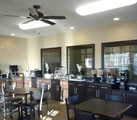 Stockdale Inn And Suites Extérieur photo